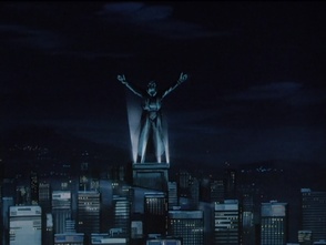 Heinessen statue night.jpg